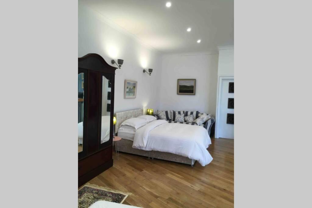 The Loft @ Clifden Bay Apartments Esterno foto