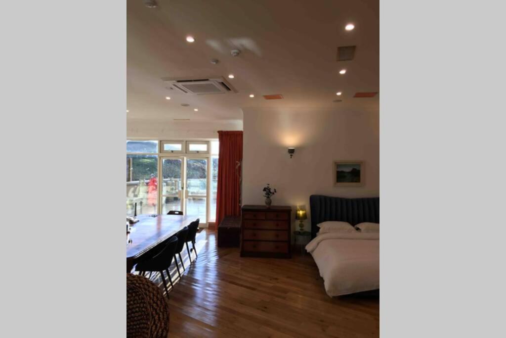 The Loft @ Clifden Bay Apartments Esterno foto